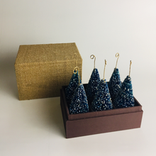 Load image into Gallery viewer, Christmas Tree Placecard Holder
