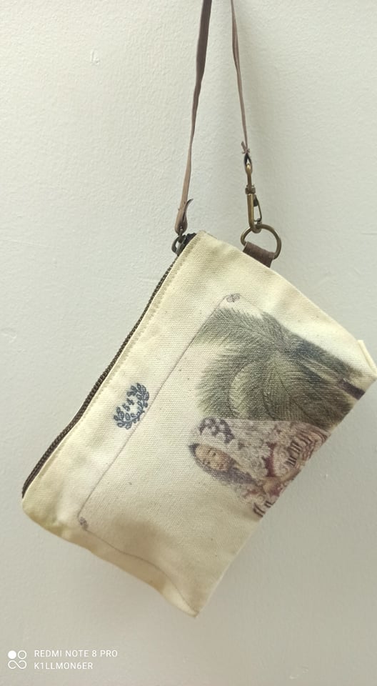Mestiza De Sangley Pouch