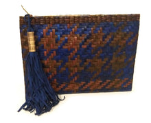 Load image into Gallery viewer, Pandan Clutch
